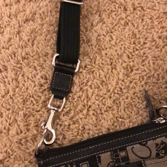 Coach crossbody - Picture 3 of 5